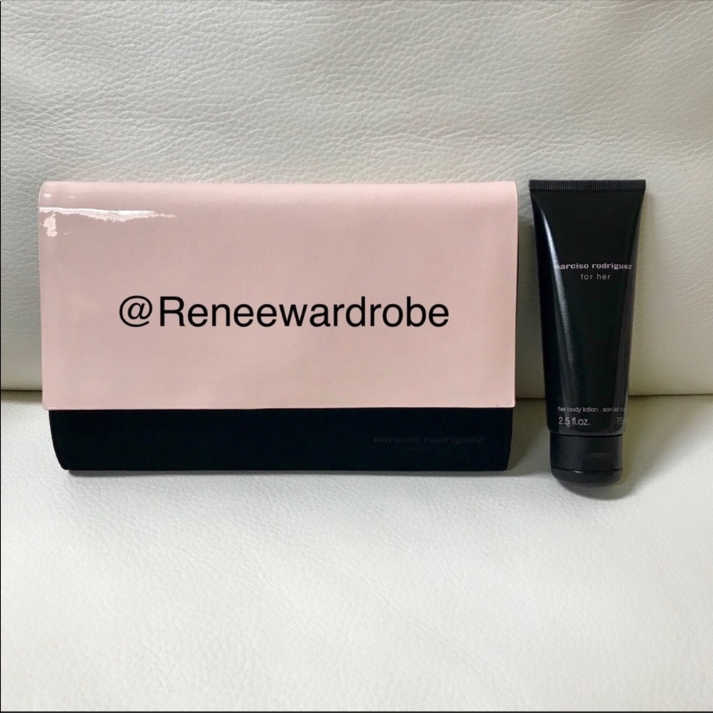 Narciso Rodriguez Gift Set (body lotion &a pouch)